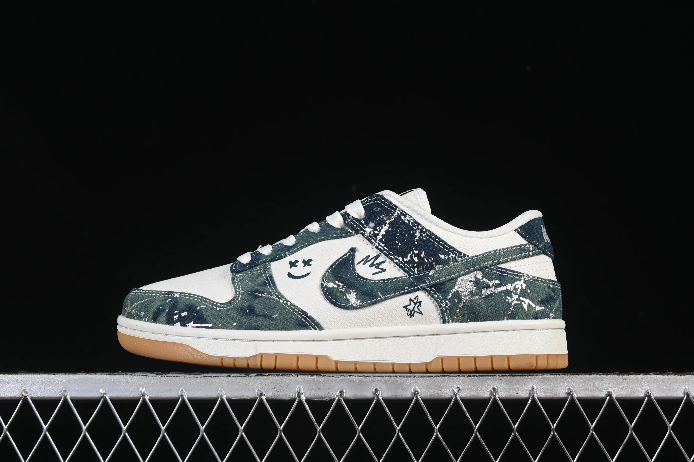 All categories Nk SB Dunk Series Nk SB Dunk Low High-end customized low-top sneakers Nike SB Dunk Low Military green fabric High-end customized low-top casual sneakers SC0601-464